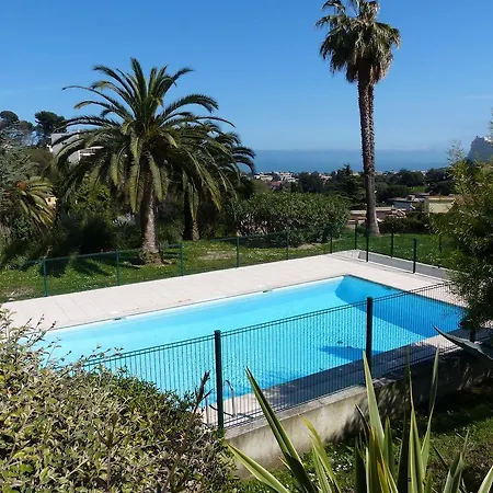 2 Pieces Jardinet Piscine Parking Vue Mer * Villeneuve-Loubet